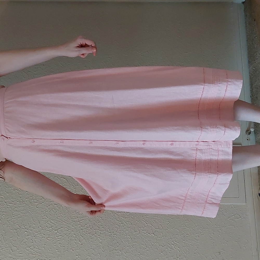 Pink midi skirt with embroidered hem with pleats. Size 10.